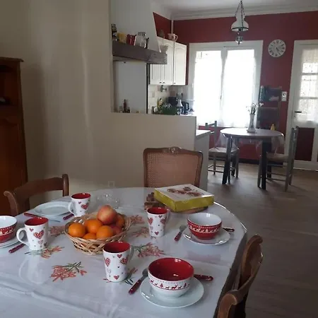 La Maison De Nestalas 度假居