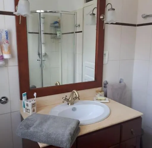 La Maison De Nestalas بيت للعطل *